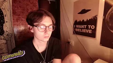 Snapshot of cosmonudes chatting on November 2025 09:20:01 PM Barry online show from November 2025 09:20:01 PM