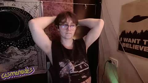 Snapshot of cosmonudes chatting on November 2025 06:12:01 PM Barry online show from November 2025 06:12:01 PM