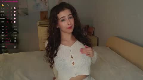 Luna online show from November 2025 04:18:02 PM