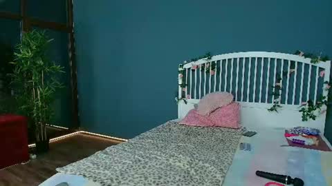 cougarmilf_ online show from June 2026 07:49:01 PM