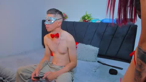 Snapshot of couple_2533 chatting on October 2025 09:54:02 AM couple_2533 online show from October 2025 09:54:02 AM