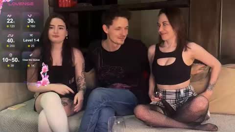 Alex and Mia online show from March 2026 03:25:01 PM