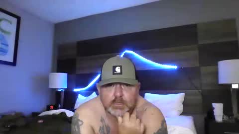 Snapshot of couple_pleaser1 chatting on September 2025 11:50:01 PM Ieathairytacos online show from September 2025 11:50:01 PM