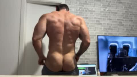 couplemuscle40 online show from October 2025 02:20:01 AM