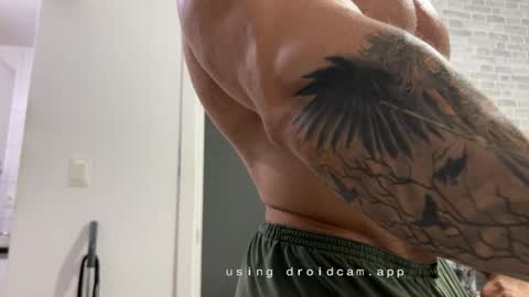 Snapshot of couplemuscle40 chatting on February 2026 03:23:02 PM couplemuscle40 online show from February 2026 03:23:02 PM