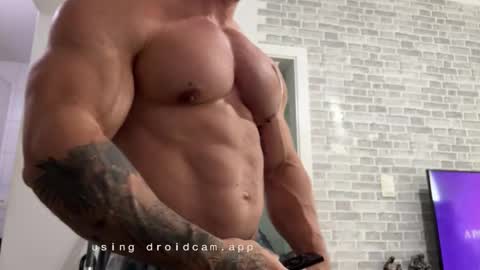 Snapshot of couplemuscle40 chatting on March 2026 06:03:01 PM couplemuscle40 online show from March 2026 06:03:01 PM