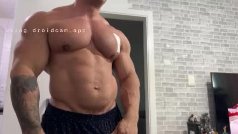 Snapshot of couplemuscle40 chatting on March 2026 01:07:02 PM couplemuscle40 online show from March 2026 01:07:02 PM