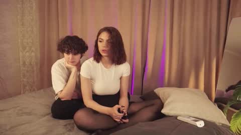 Snapshot of couplesilk chatting on October 2025 08:00:01 AM Hey hey We are Bonnie and Jessica online show from October 2025 08:00:01 AM