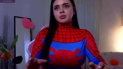 Courtney online show from October 2025 02:07:02 PM