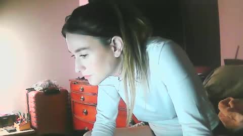 courtscutekitty online show from January 2025 11:46:01 AM