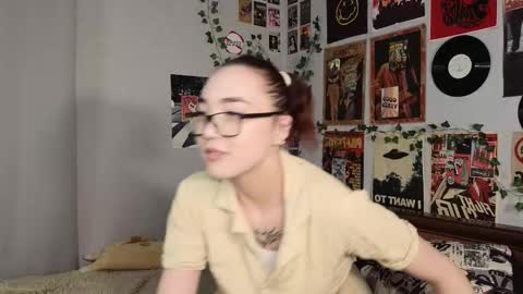 Yuna online show from November 2025 08:29:02 PM