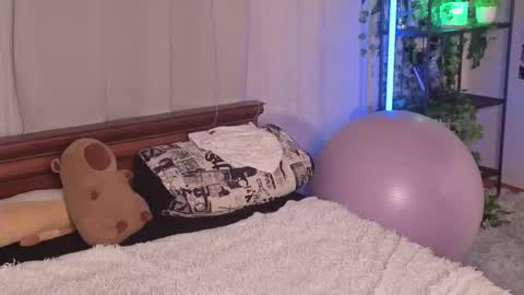 Yuna online show from December 2025 09:08:01 PM