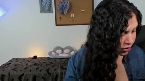 Snapshot of cracker_doll chatting on April 2026 12:46:02 AM cracker online show from April 2026 12:46:02 AM