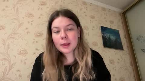 Elise online show from October 2025 02:07:02 PM