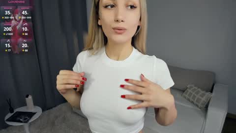 Snapshot of crazy_selfi chatting on January 2025 07:29:02 PM Emma online show from January 2025 07:29:02 PM