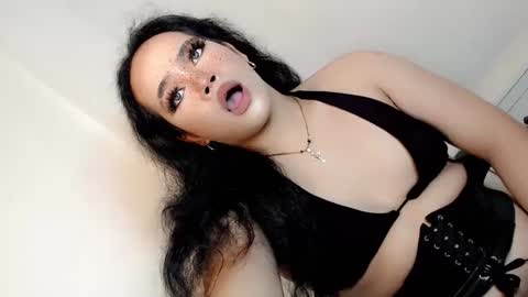 Hot Ayisha online show from January 2025 07:05:01 PM