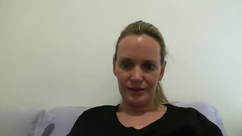 Snapshot of crazyanny chatting on December 2024 10:31:01 PM Anny online show from December 2024 10:31:01 PM