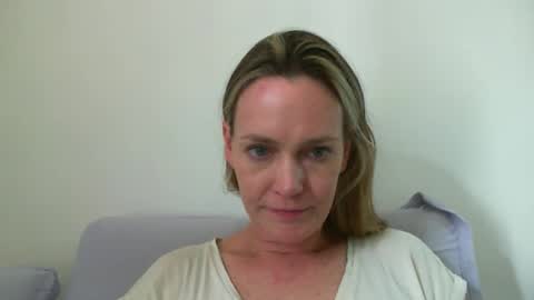 Snapshot of crazyanny chatting on January 2025 02:23:01 PM Anny online show from January 2025 02:23:01 PM
