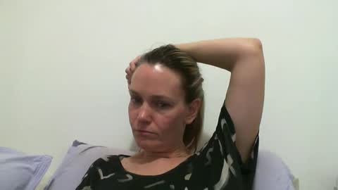 Snapshot of crazyanny chatting on February 2025 11:58:02 PM Anny online show from February 2025 11:58:02 PM