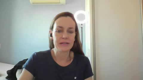 Anny online show from December 2025 12:25:02 PM