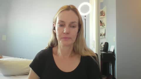 Anny online show from March 2026 12:21:02 PM