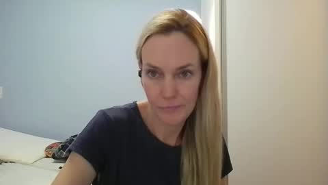 Anny online show from March 2026 12:42:02 PM