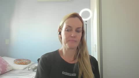 Anny online show from April 2026 12:40:01 PM
