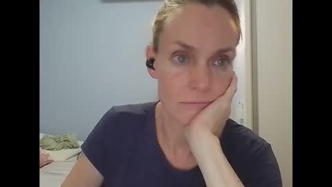 Anny online show from April 2026 08:57:02 PM