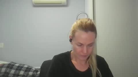 Anny online show from May 2026 12:05:01 AM