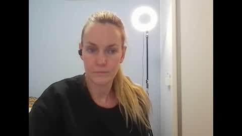 Anny online show from June 2026 10:52:02 PM