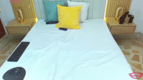 Sara online show from October 2025 01:57:02 PM