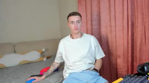 Alex online show from November 2025 06:21:01 PM