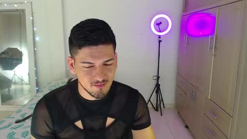 Snapshot of crazyybull chatting on October 2025 03:37:02 AM Bull online show from October 2025 03:37:02 AM