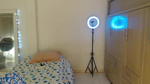 Bull online show from November 2025 04:15:02 AM