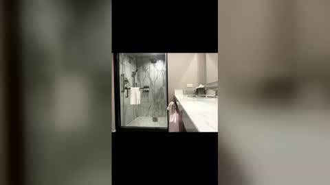 cream_central online show from February 2026 09:33:02 PM