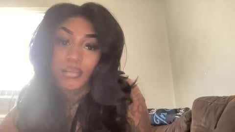 Snapshot of creame_sensation chatting on December 2024 04:25:02 PM PHANTOMTARGARYENXXX online show from December 2024 04:25:02 PM