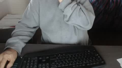 Creamormilk online show from October 2025 11:40:01 AM