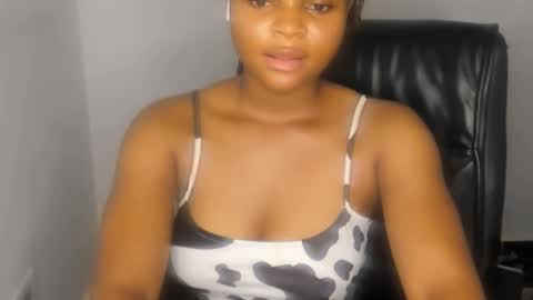 Snapshot of creamy_juicypussy chatting on March 2025 05:50:02 AM Lady jasmine online show from March 2025 05:50:02 AM