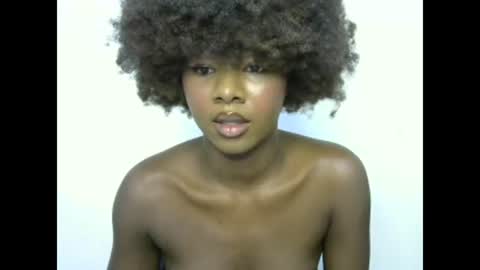 Snapshot of creamybabee chatting on January 2025 01:52:01 PM queen online show from January 2025 01:52:01 PM