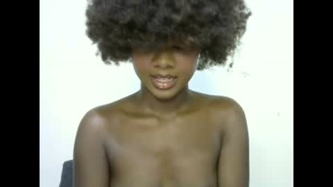 Snapshot of creamybabee chatting on January 2025 10:23:02 AM queen online show from January 2025 10:23:02 AM