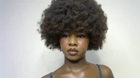 Snapshot of creamybabee chatting on March 2025 09:32:02 PM queen online show from March 2025 09:32:02 PM