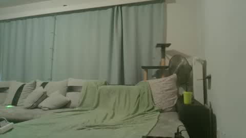 Snapshot of creamybiscuits12 chatting on October 2025 04:49:01 PM creamybiscuits12 online show from October 2025 04:49:01 PM