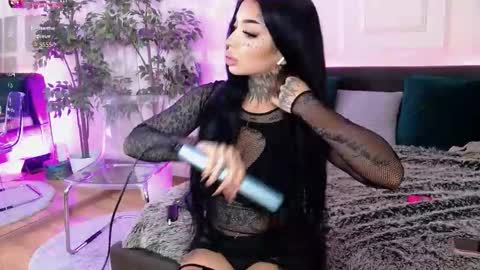 Sophie online show from November 2025 12:16:01 PM