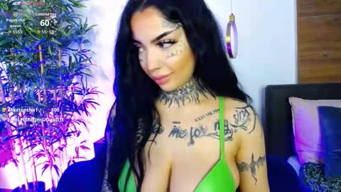 Snapshot of creamyinkk chatting on March 2026 06:43:02 AM Sophie online show from March 2026 06:43:02 AM