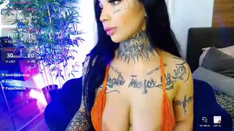 Snapshot of creamyinkk chatting on March 2026 07:04:02 AM Sophie online show from March 2026 07:04:02 AM