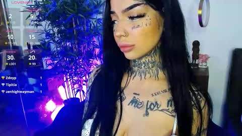 Snapshot of creamyinkk chatting on March 2026 08:19:01 AM Sophie online show from March 2026 08:19:01 AM