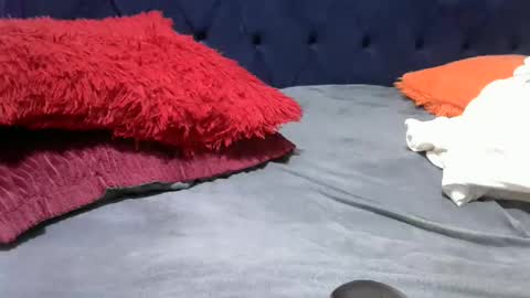 Snapshot of creamymomma chatting on December 2025 09:18:01 AM verah online show from December 2025 09:18:01 AM