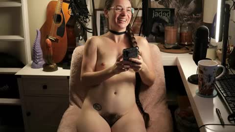 Snapshot of creature_marie chatting on December 2025 01:20:01 PM Creature Marie online show from December 2025 01:20:01 PM