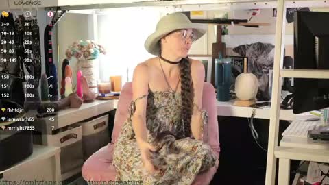Creature Marie online show from May 2026 01:56:01 AM