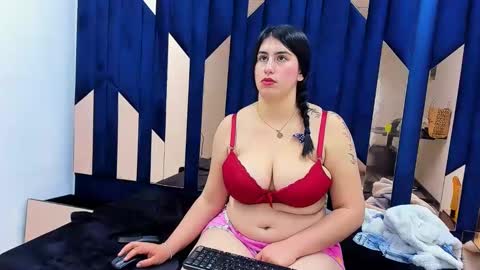 Criistaal   online show from December 2024 07:19:02 AM